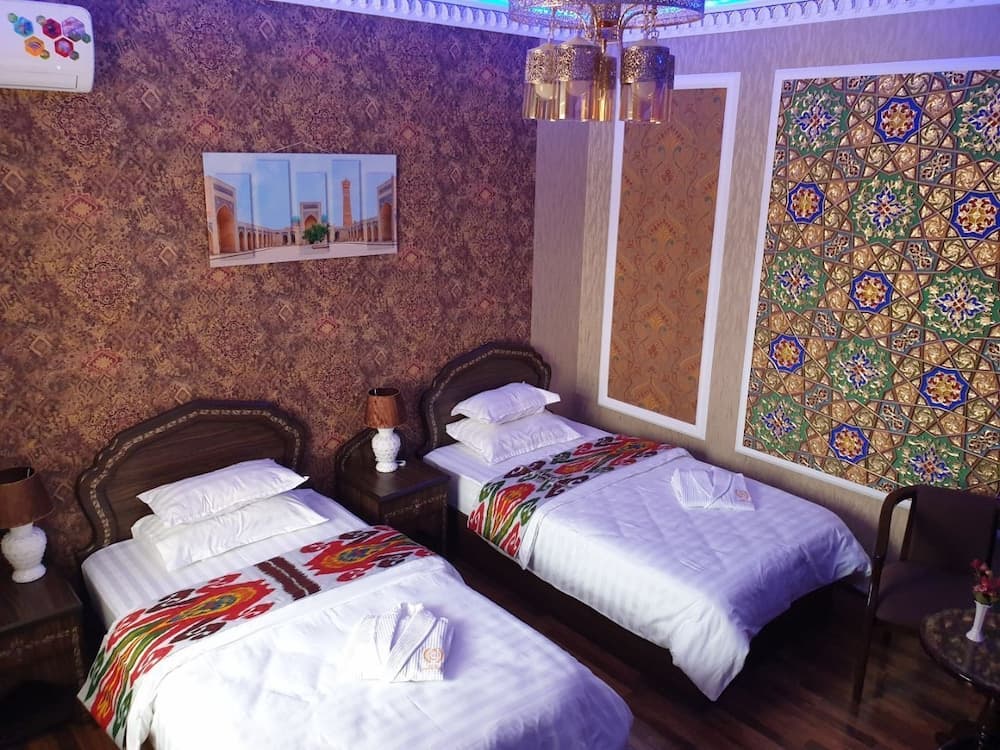 Sharq Plaza