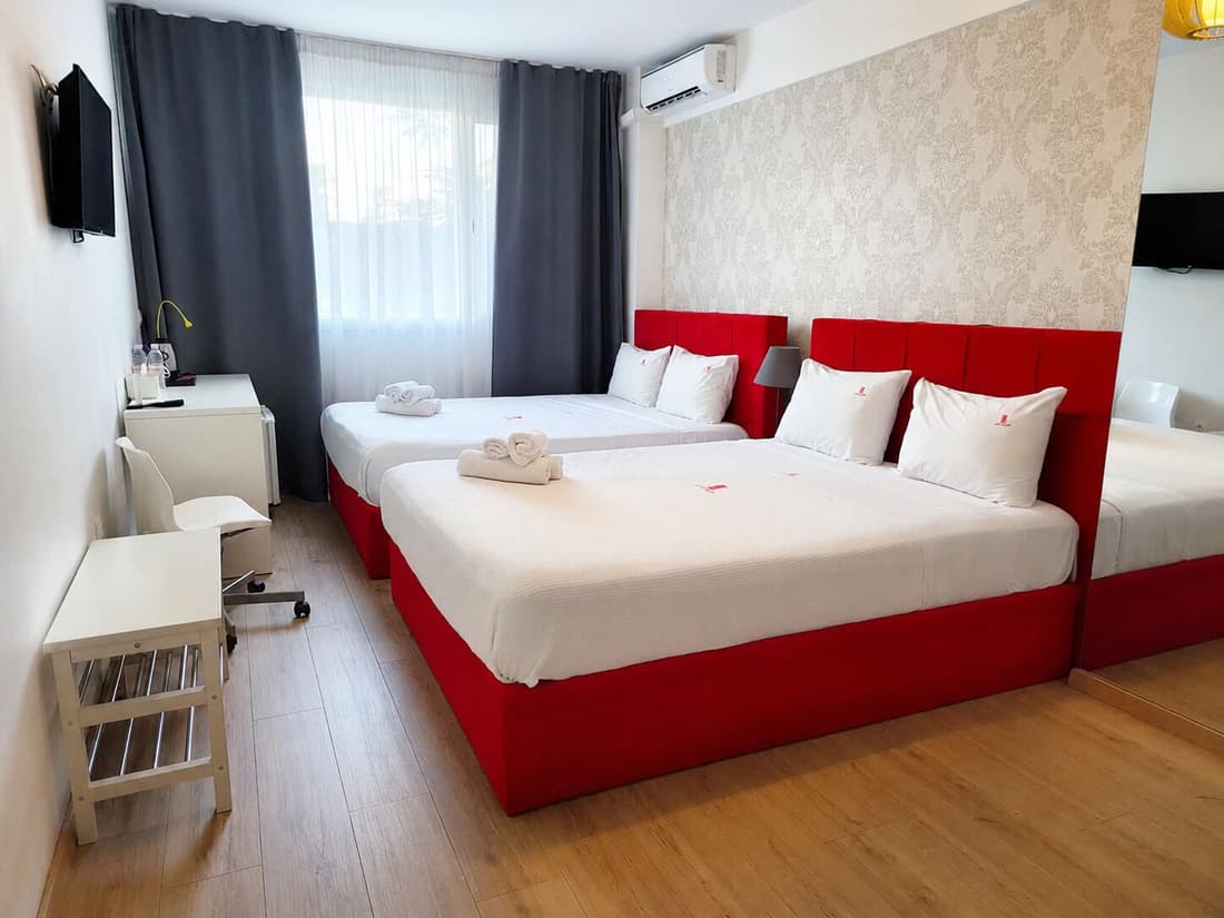 City Plaza Apartments & Rooms