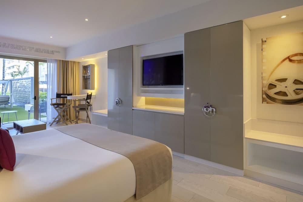 Planet Hollywood Cancun Adult Scene by Royalton, An Autograph Collection® All-Inclusive Resort - Adults Only