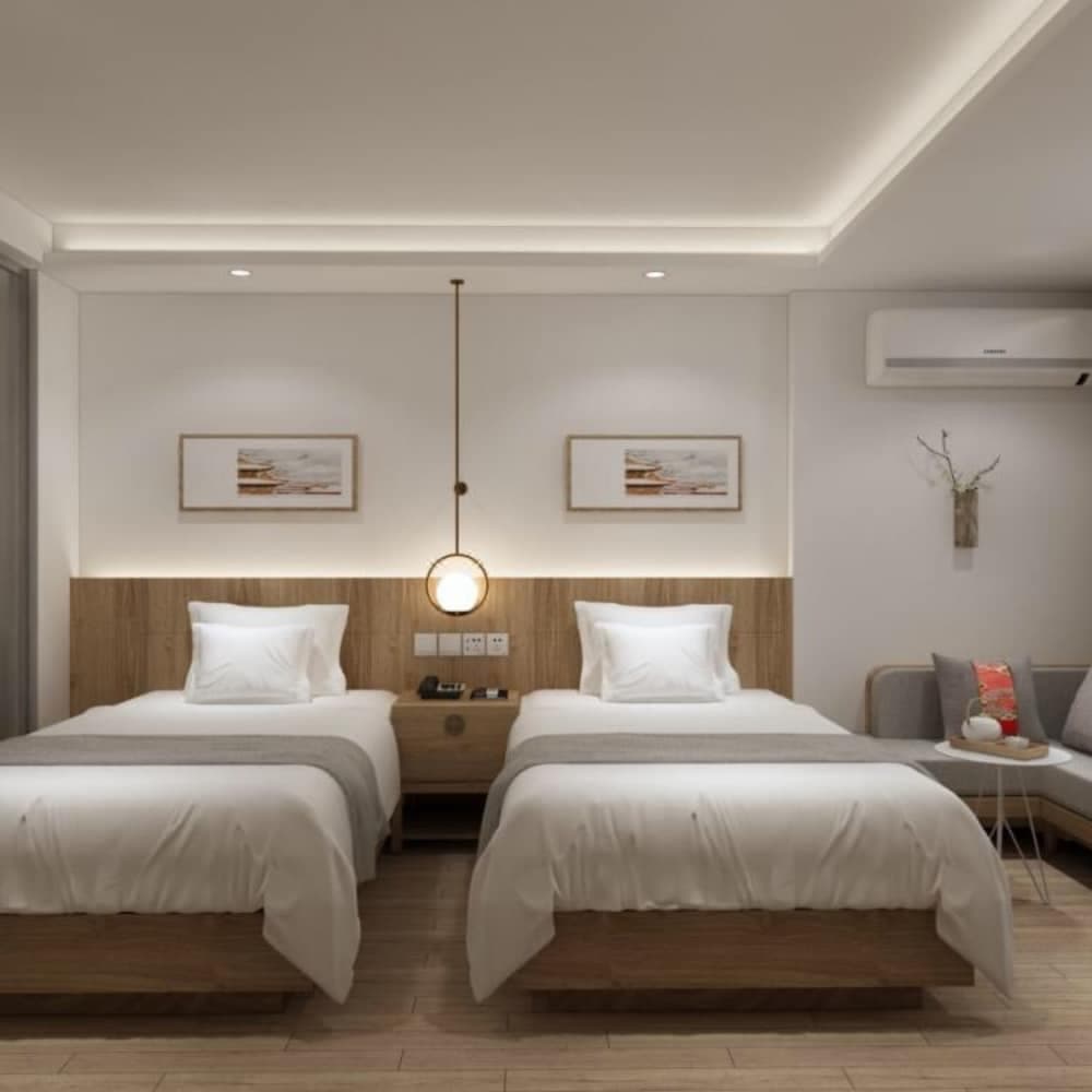Happy Dragon City Culture Hotel (Tian'AnMen Forbidden City)
