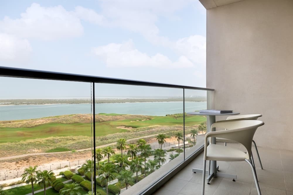 Crowne Plaza Abu Dhabi Yas Island by IHG