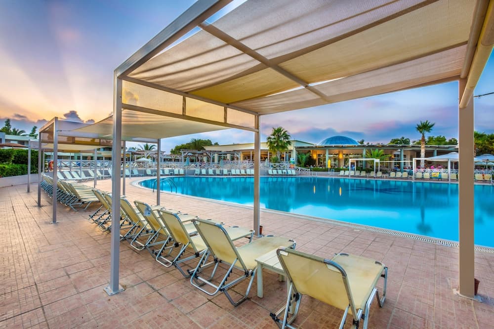 Kipriotis Maris Suites by Anayia All Inclusive Resorts