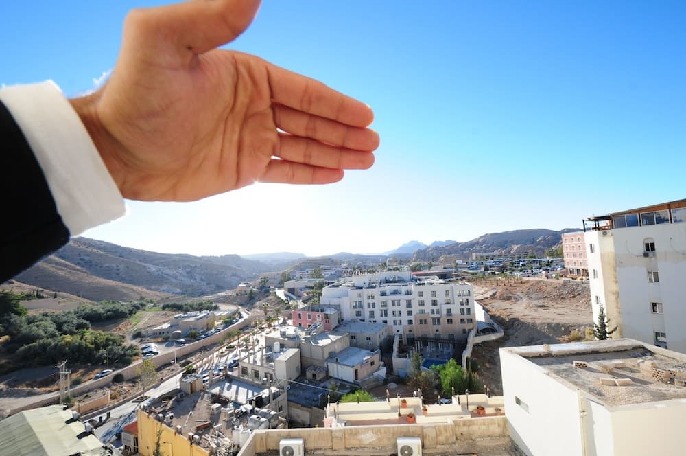 Edom Hotel