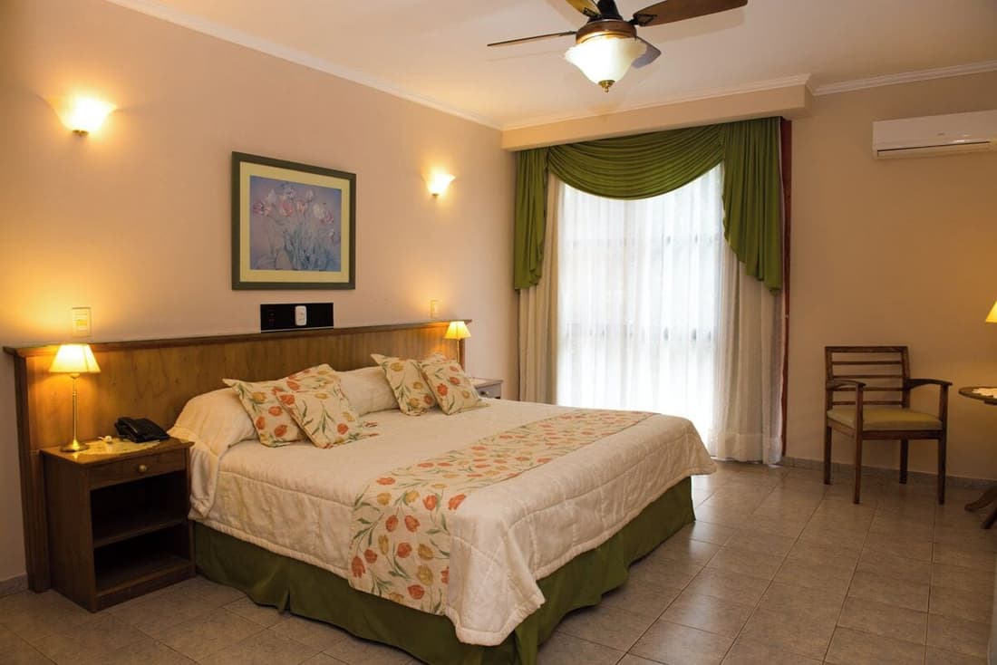 Orquideas Hotel & Cabañas