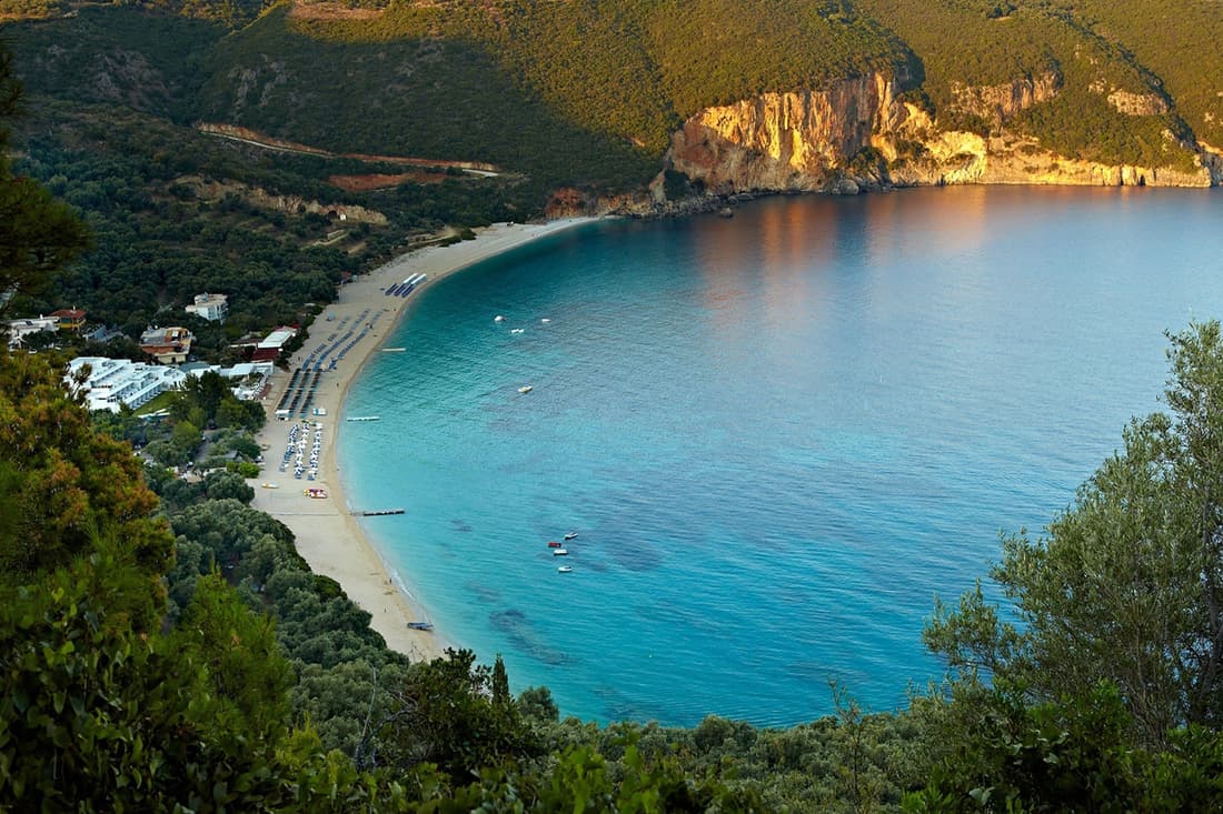 Lichnos Beach Hotel & Suites