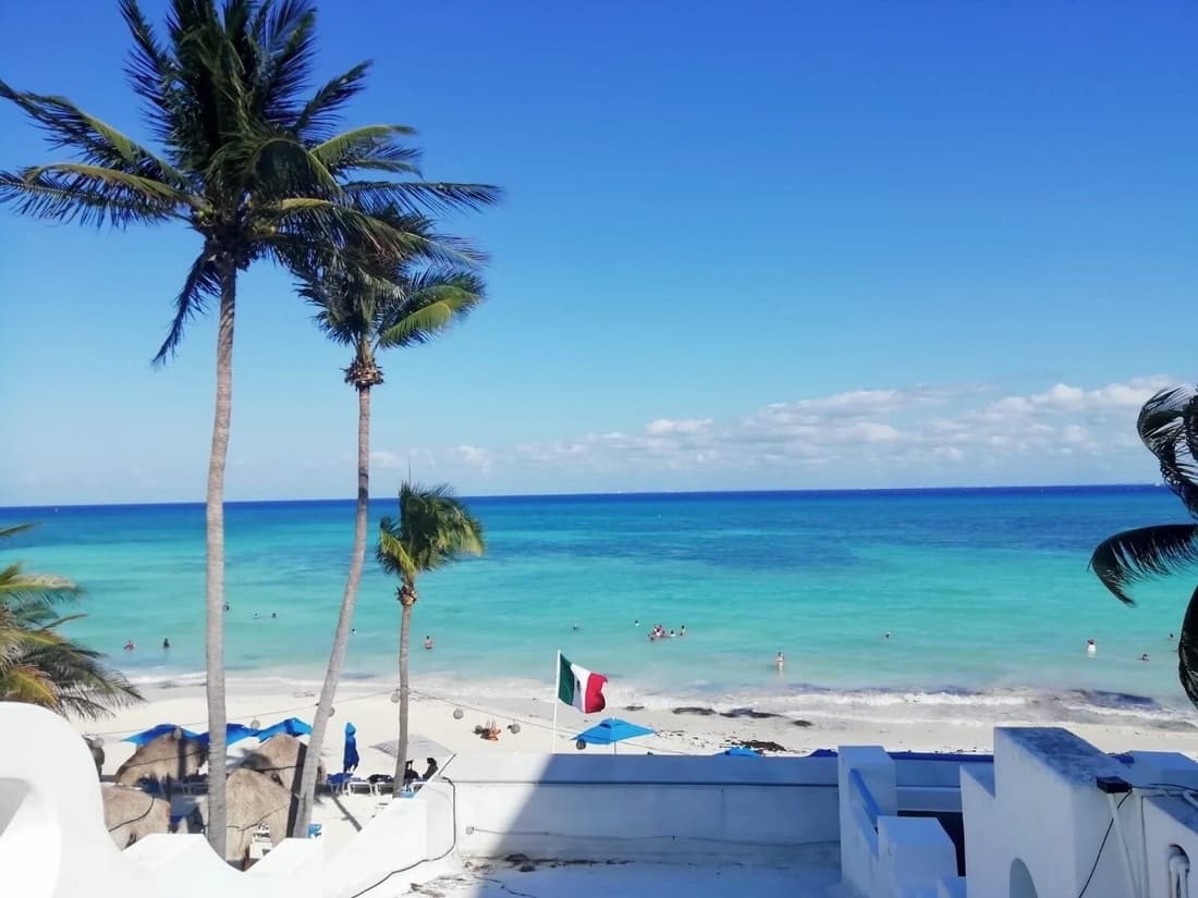 Pelicano Inn Playa del Carmen - Beachfront Hotel