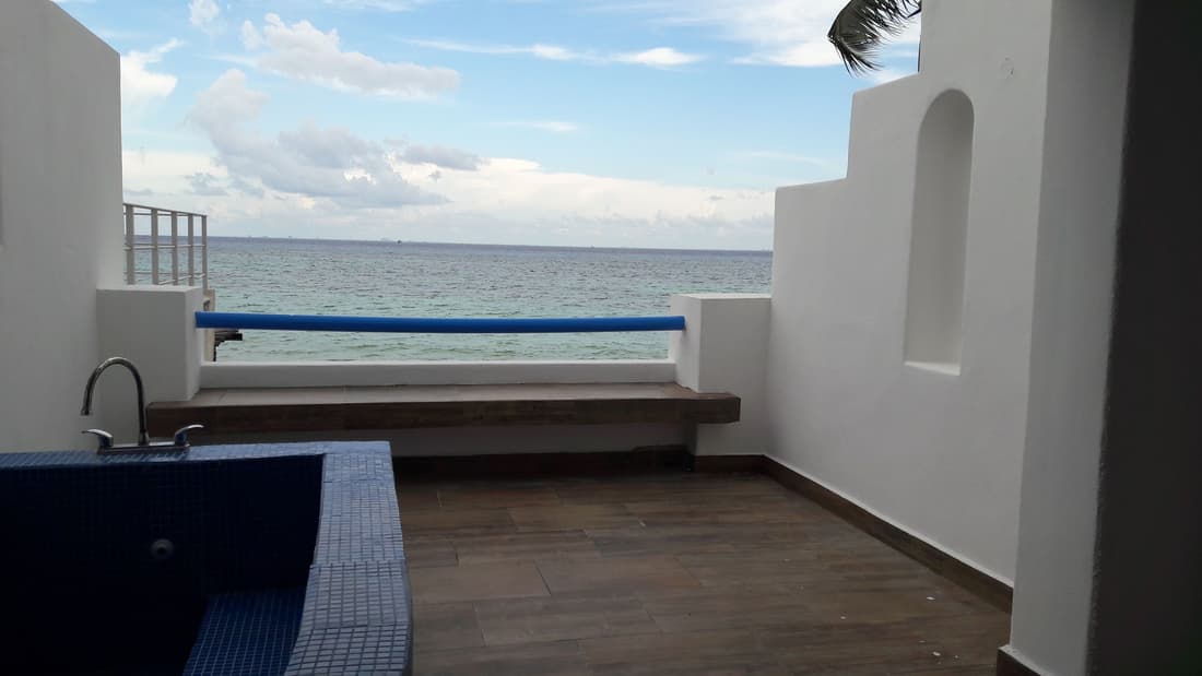 Pelicano Inn Playa del Carmen - Beachfront Hotel