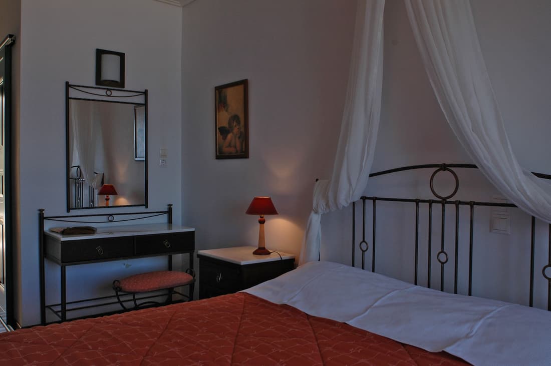 Dionysos Hotel