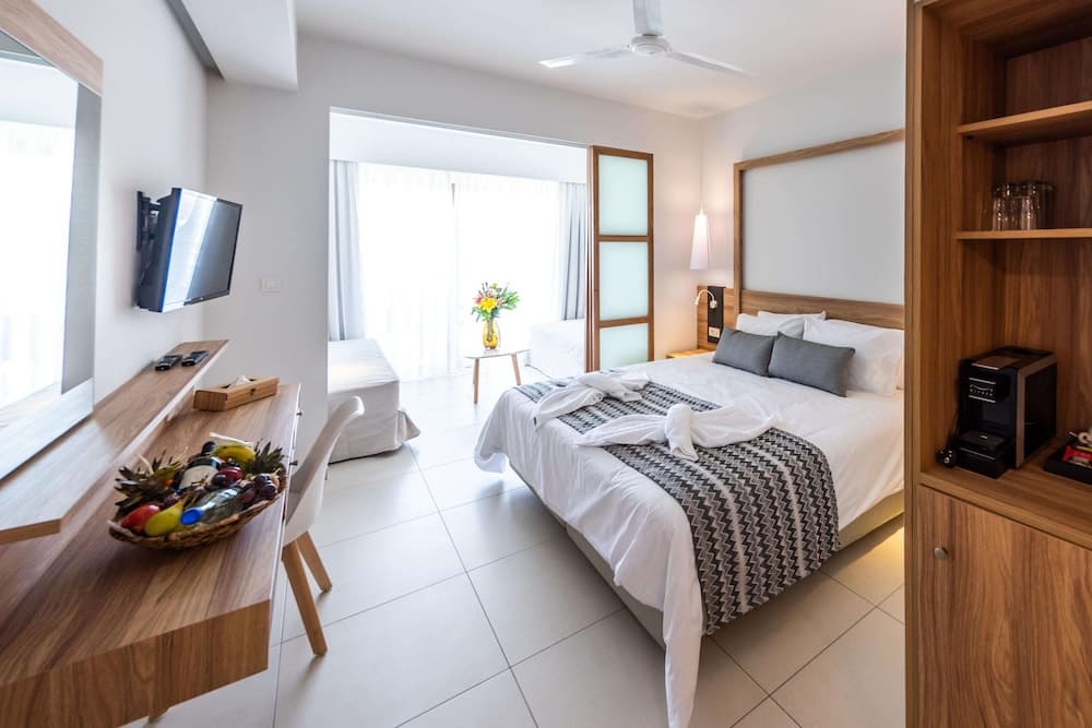 Kiani Beach Resort Family
