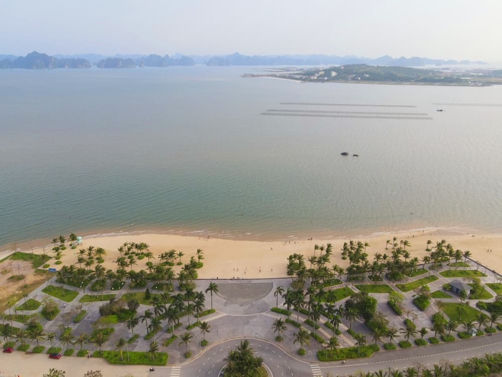 Draha Halong Hotel - Serenity, Charm and Nature - Preferred by Western Travelers