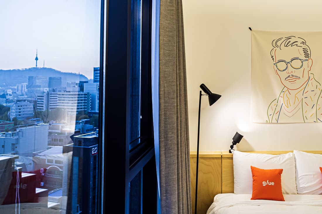 glue Hotel