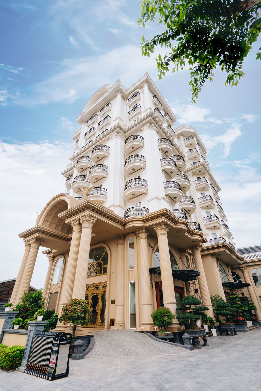 Manh Quan Luxury Hotel