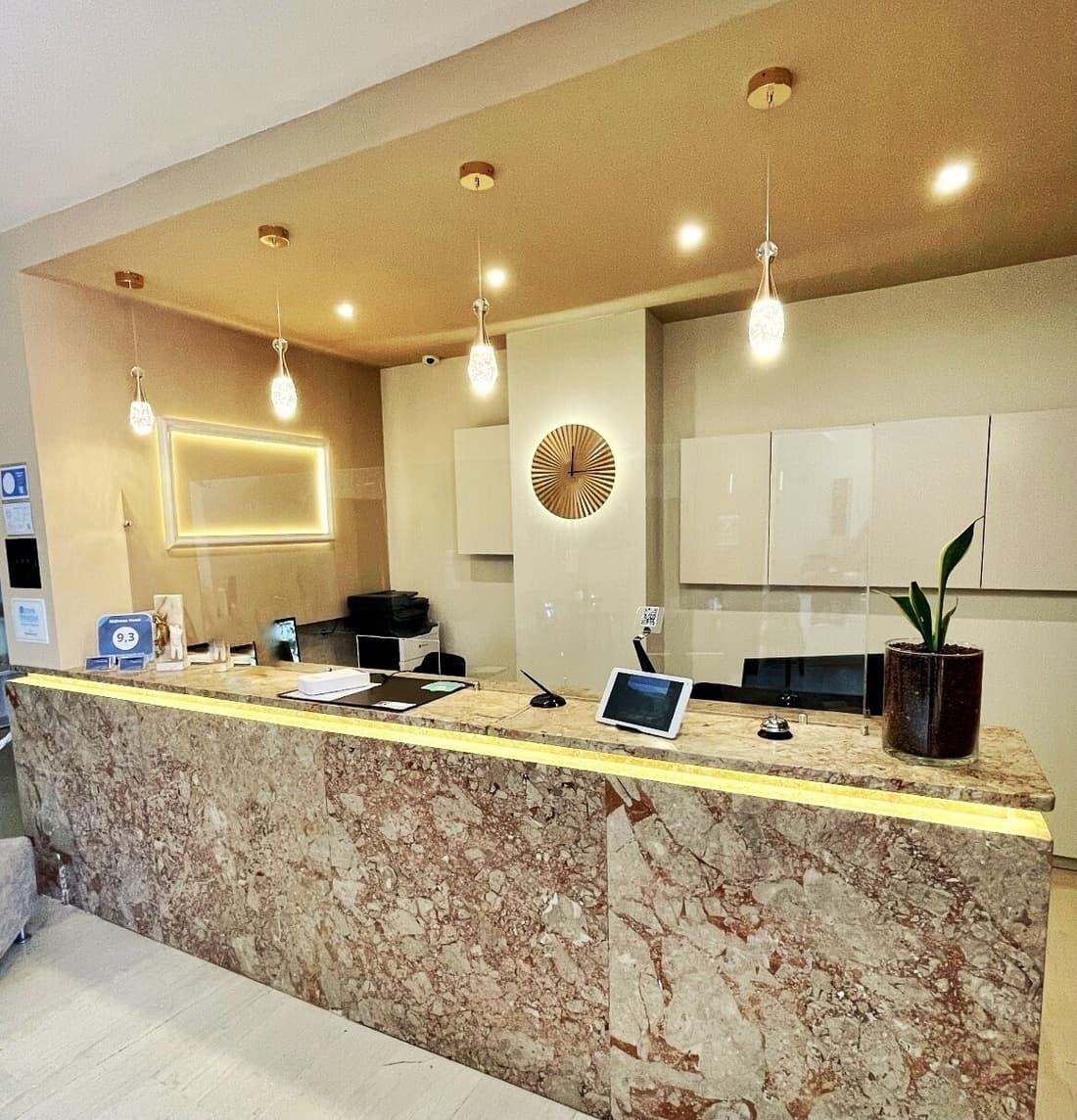 Nidimos Hotel