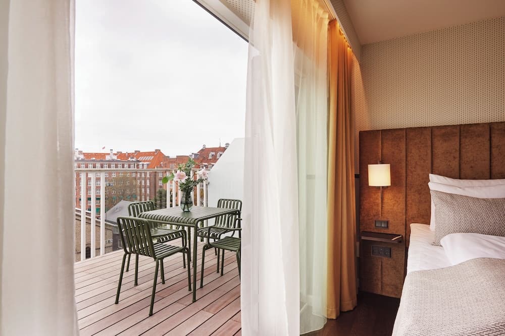WIDE Hotel