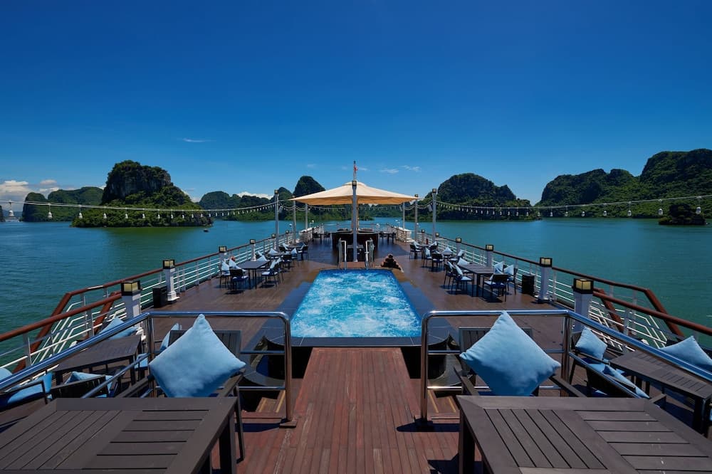 Paradise Grand Cruise