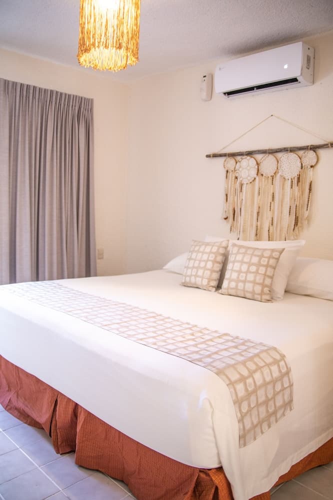 Ahava Hotel