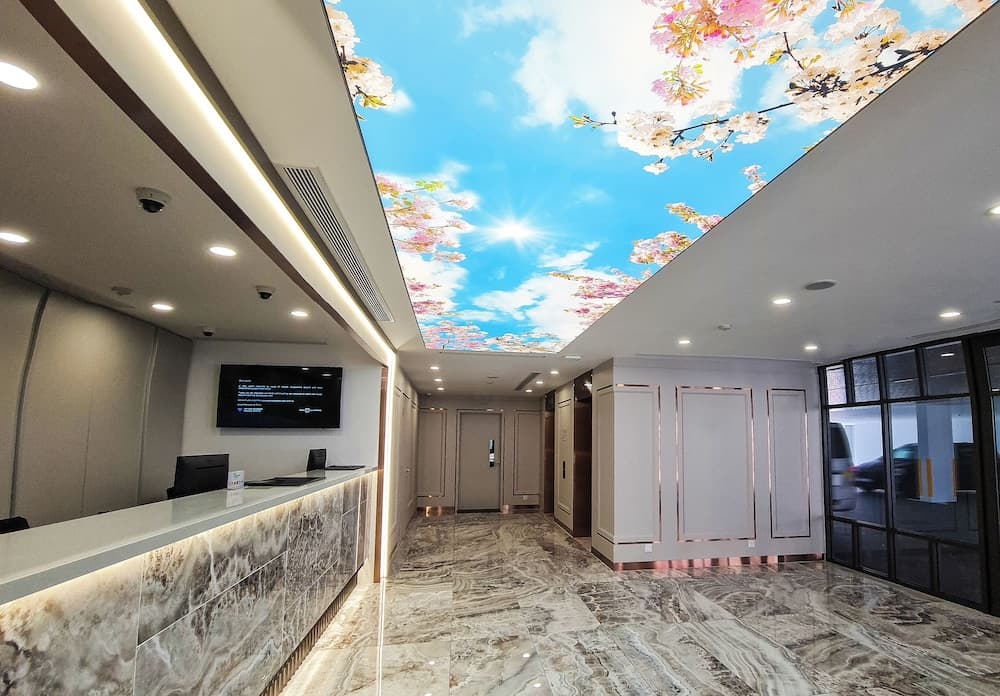 Hotel 81 Palace