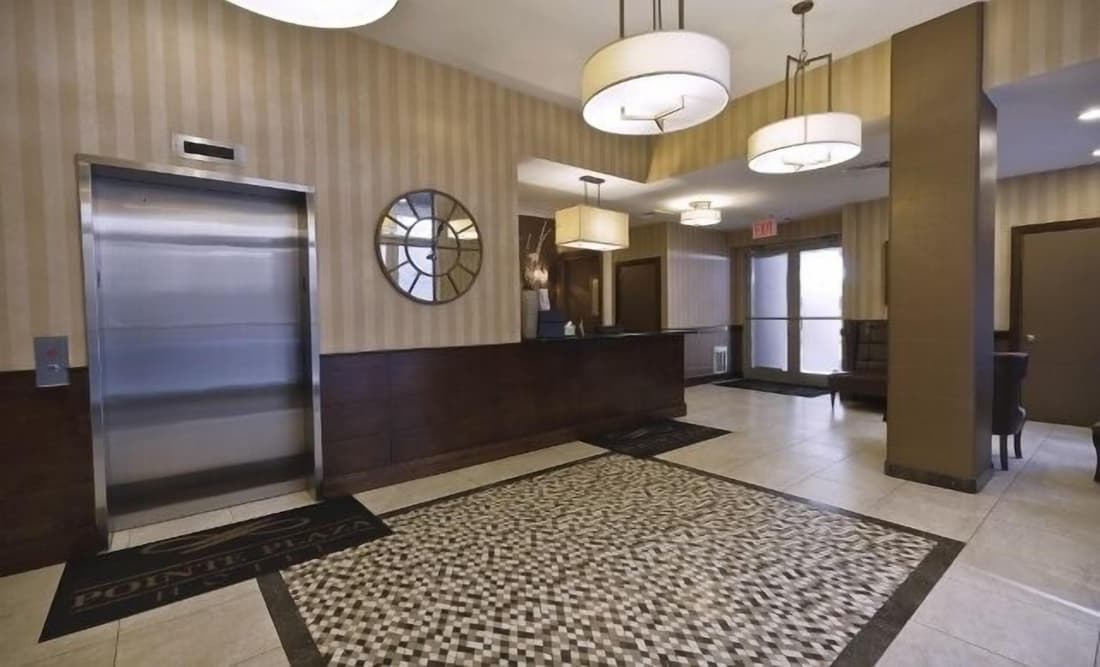 Pointe Plaza Hotel