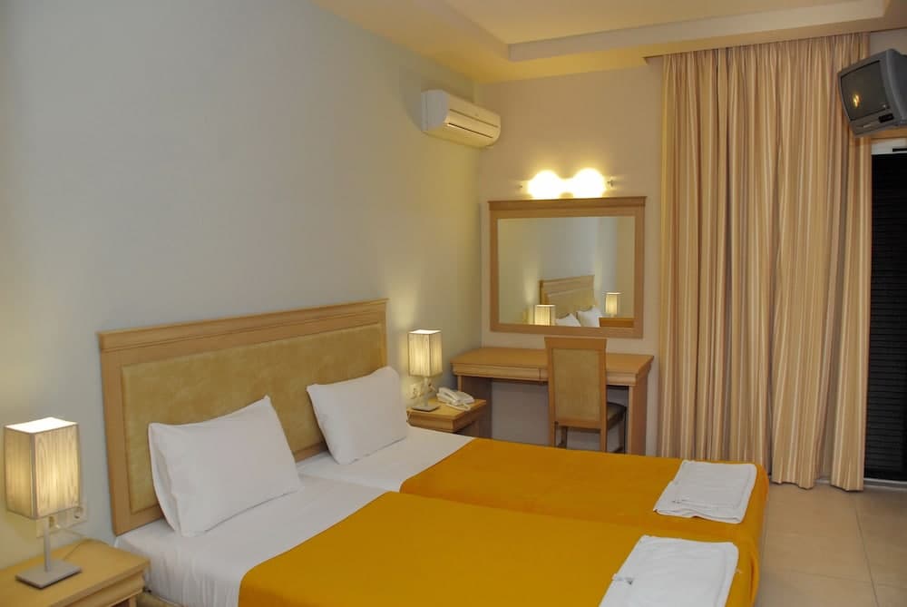 Glyfada Beach Hotel