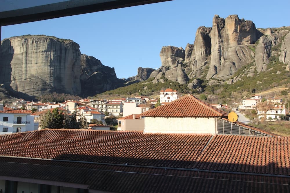Alexiou Hotel
