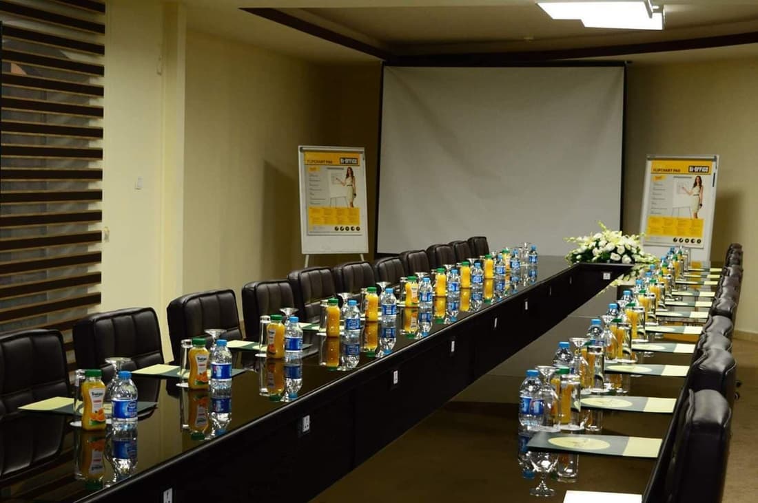 Larsa Hotel