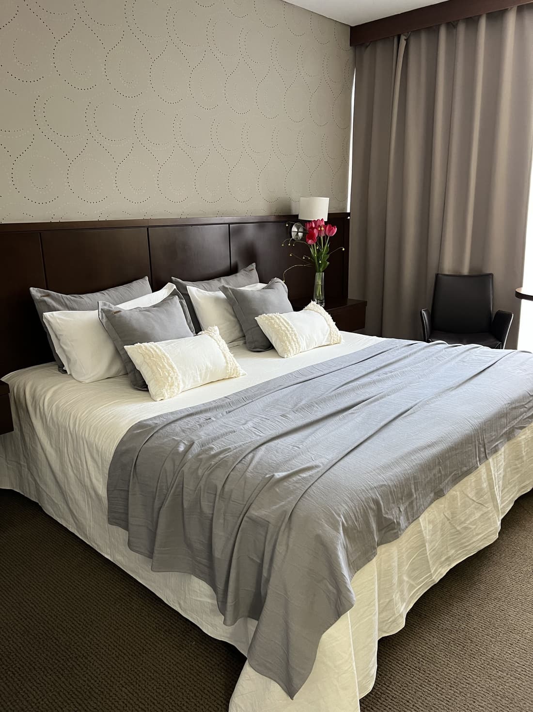 Ian Hotel