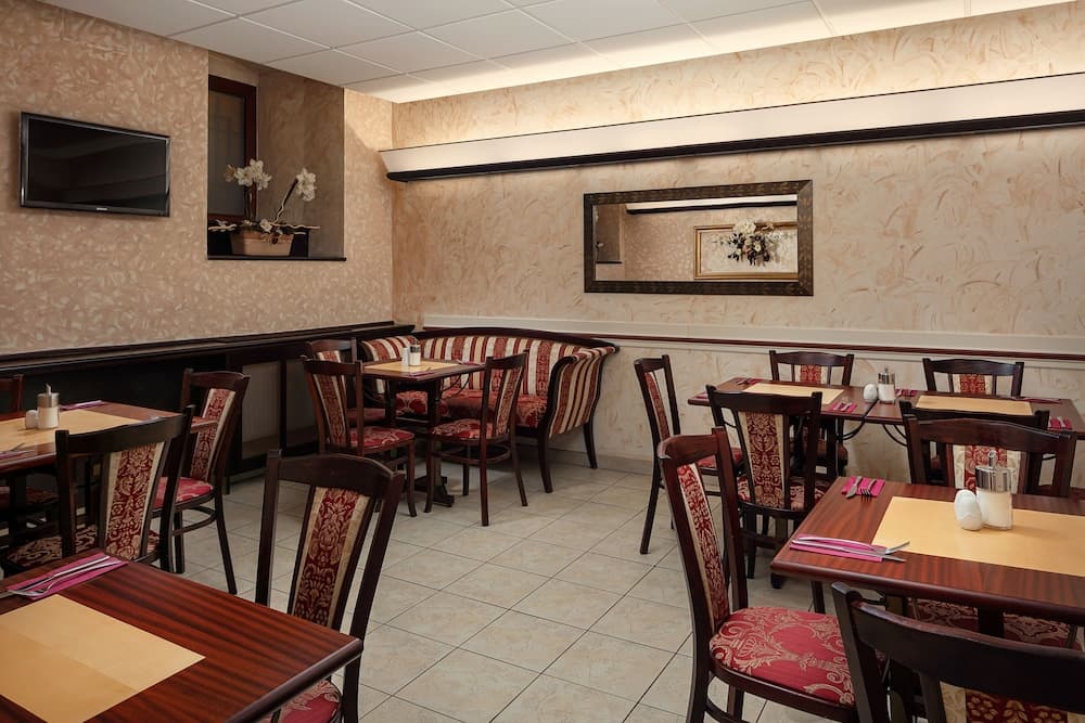 Alqush Downtown Hotel