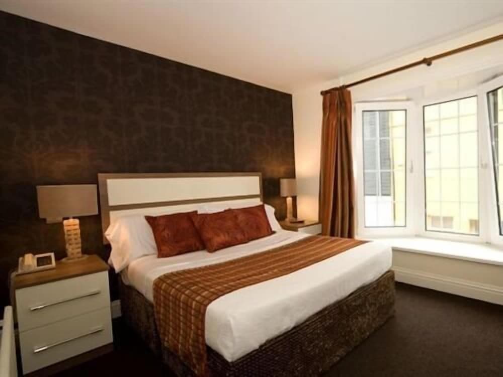 White Lady Hotel