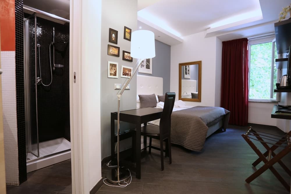 B&B Home 77