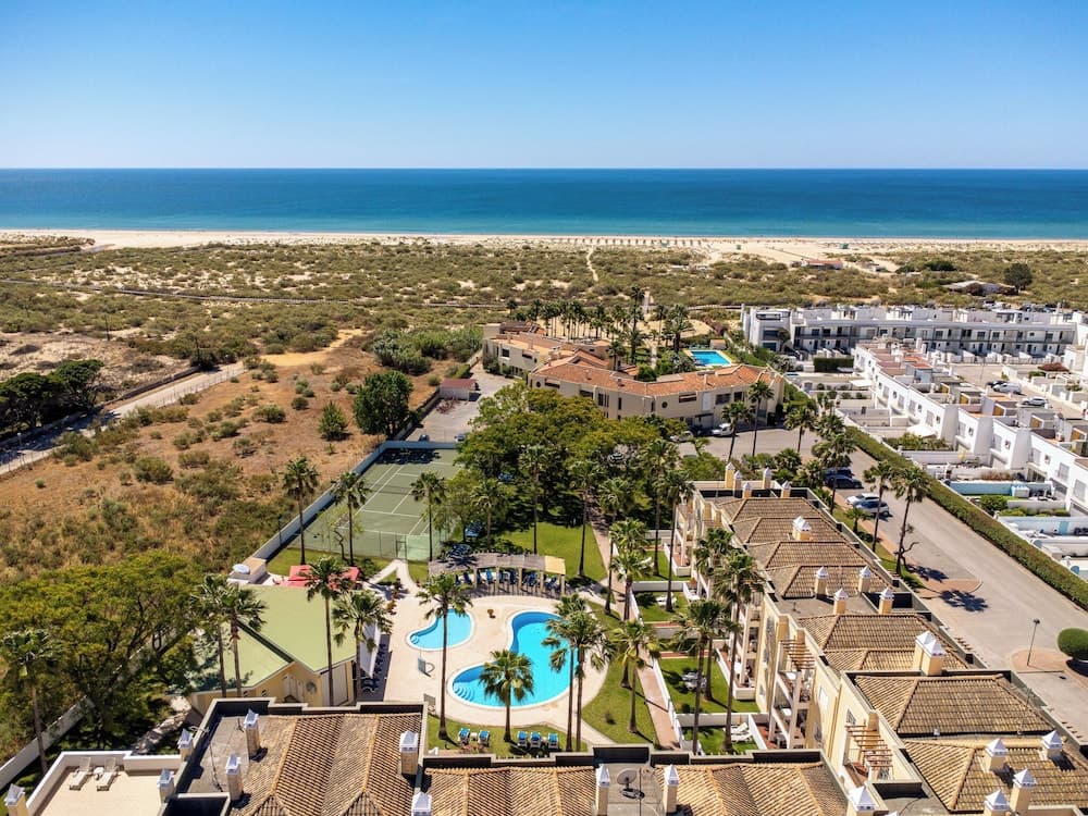 Praia da Lota Resort (Hotel & Apartments)