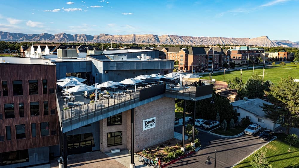 Hotel Maverick