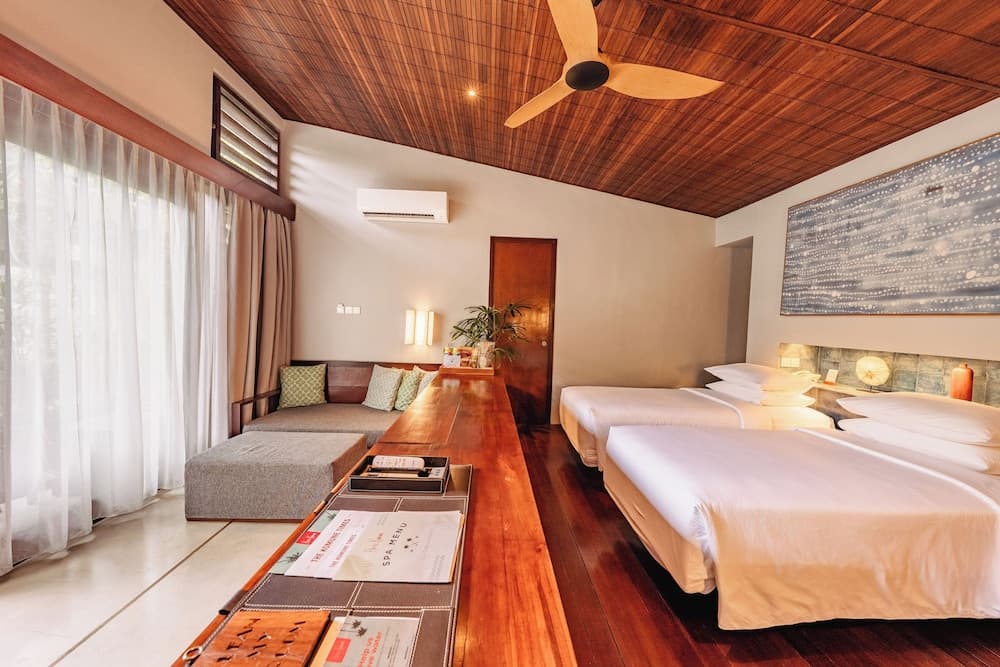 Hotel Komune and Beach Club Bali