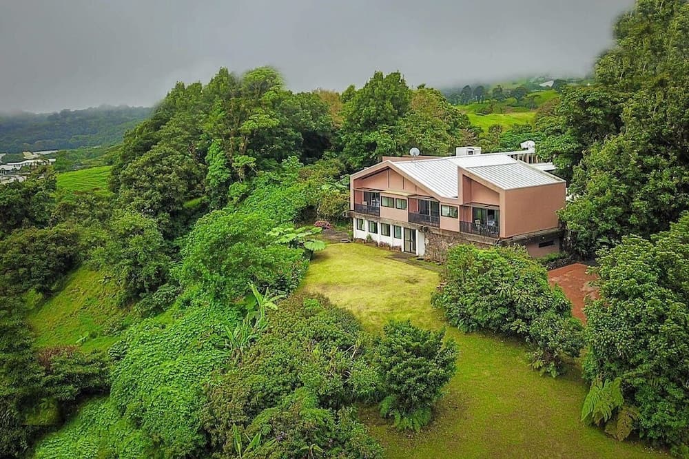 Poas Volcano Lodge