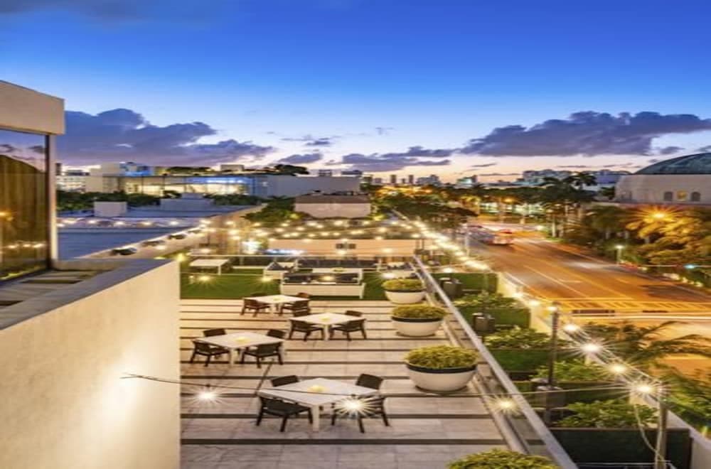 Gale South Beach, Curio Collection by Hilton