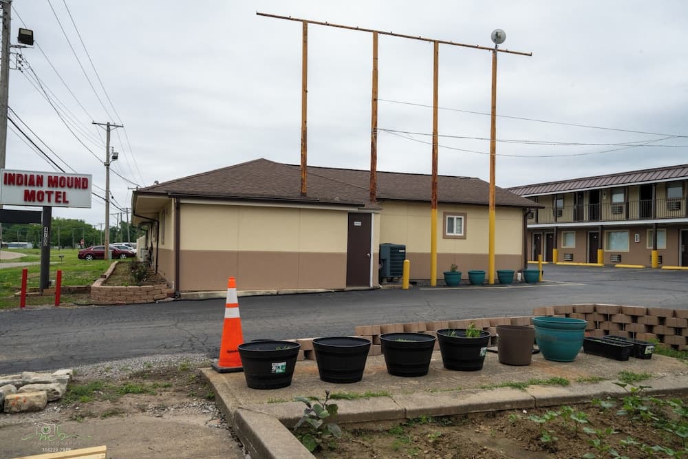 Indian Mound Motel
