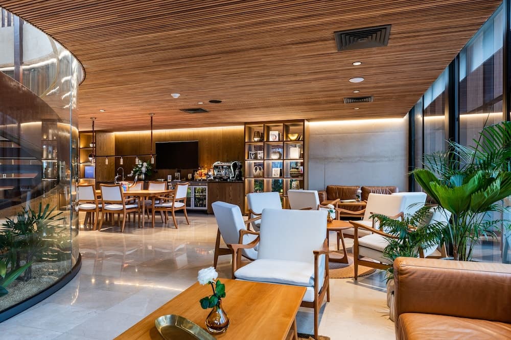 Elcielo Hotel & Restaurant