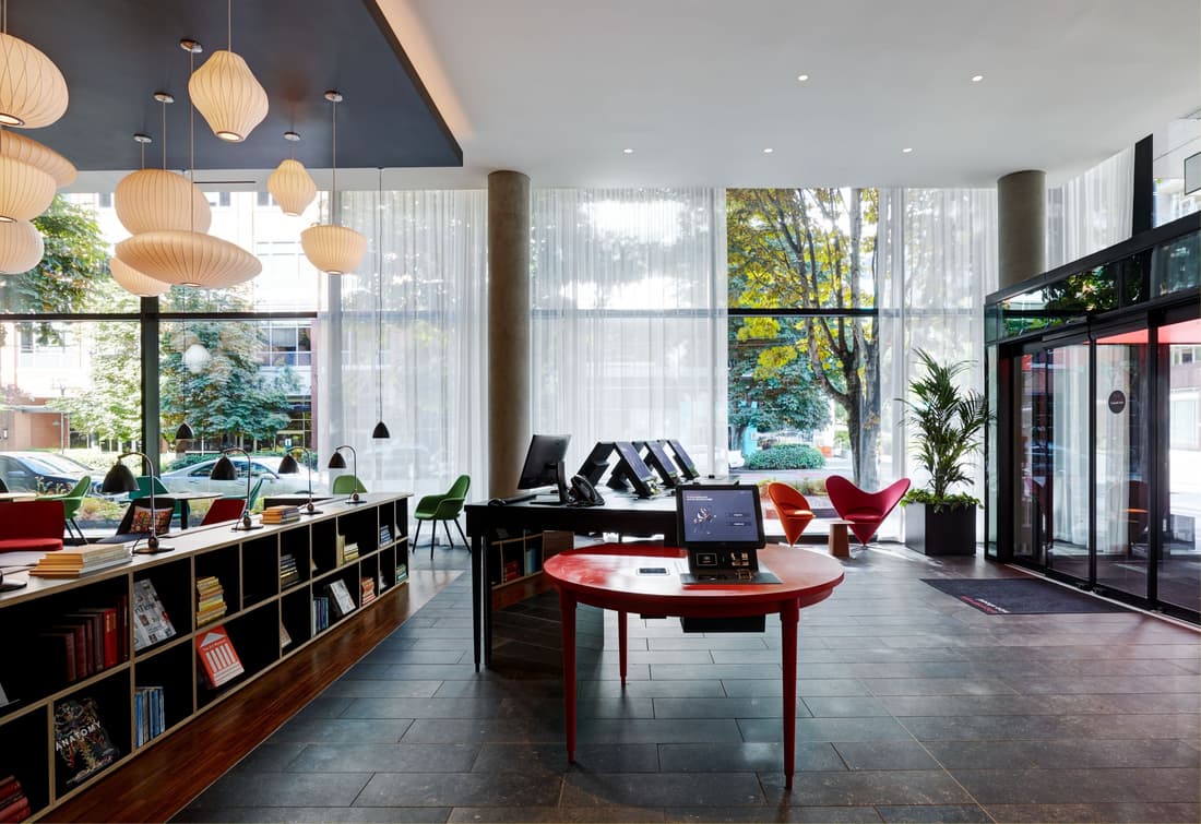 citizenM Los Angeles Downtown