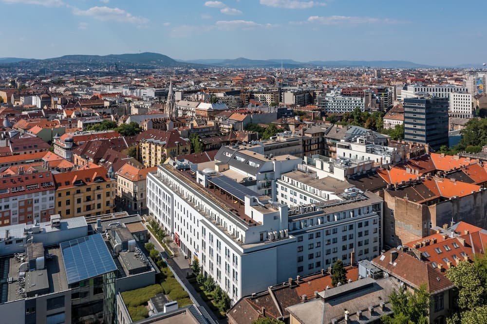 Dean's Home Budapest