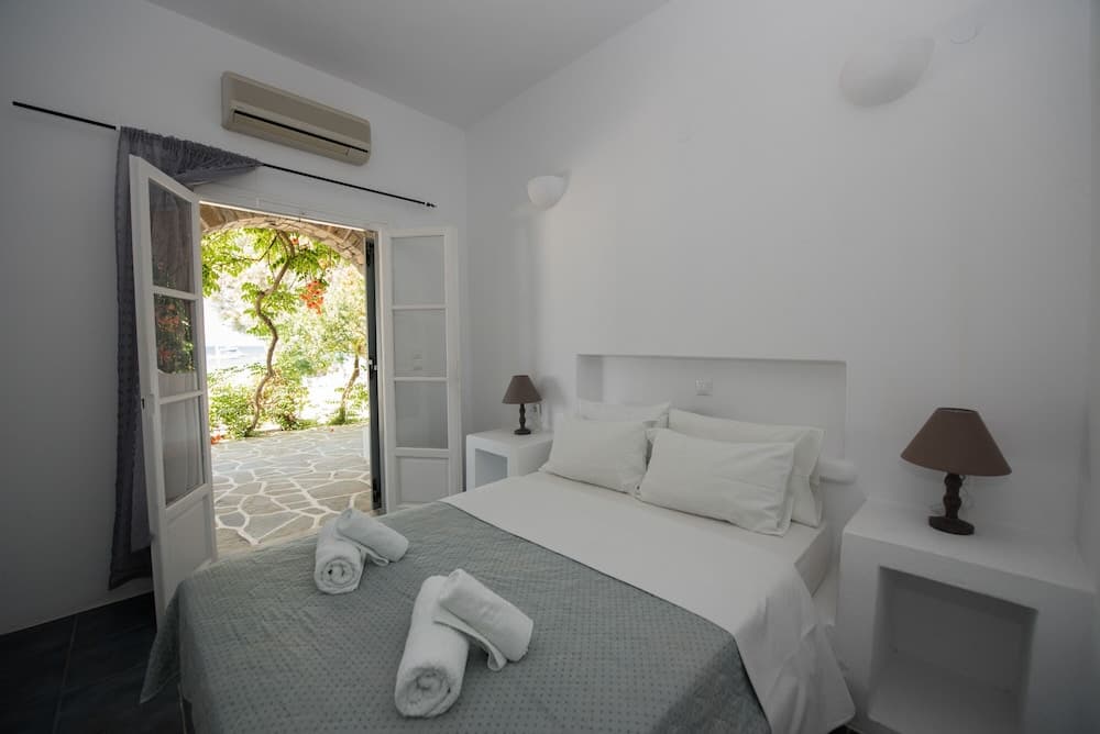 Ostria Studios & Apartments