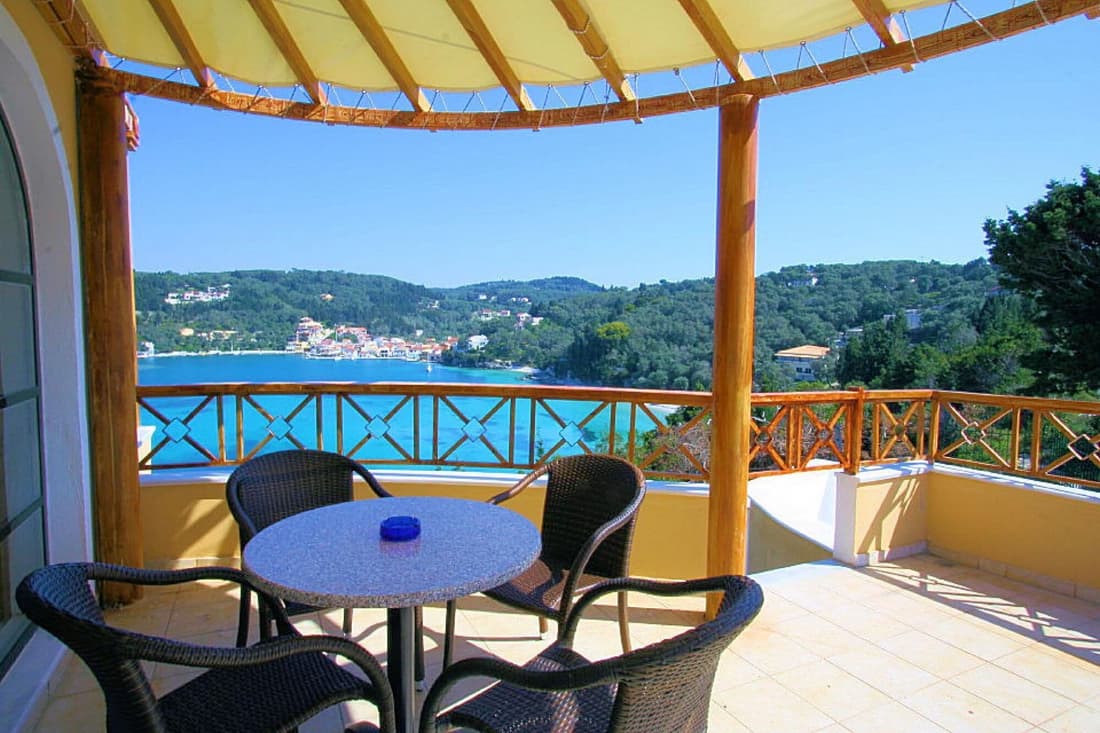 Thanasis Large Private Pool Walk to Beach Sea Views A C - 265