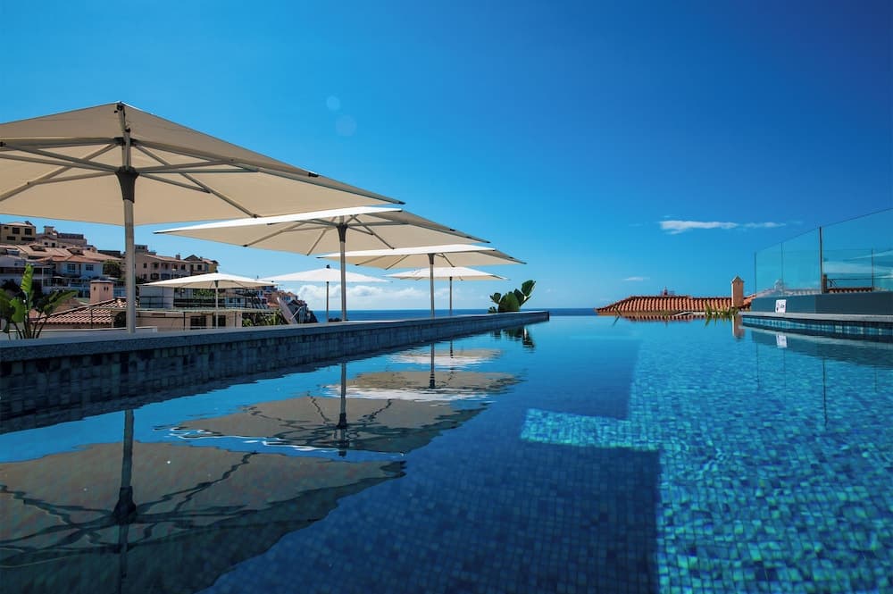Pestana Fisherman Village