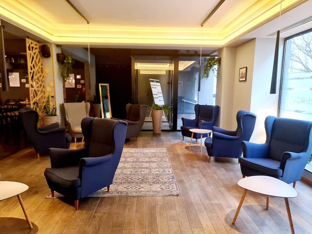 Hit Hotel