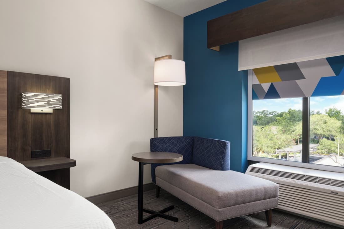 Holiday Inn Express & Suites Orlando East - UCF Area by IHG