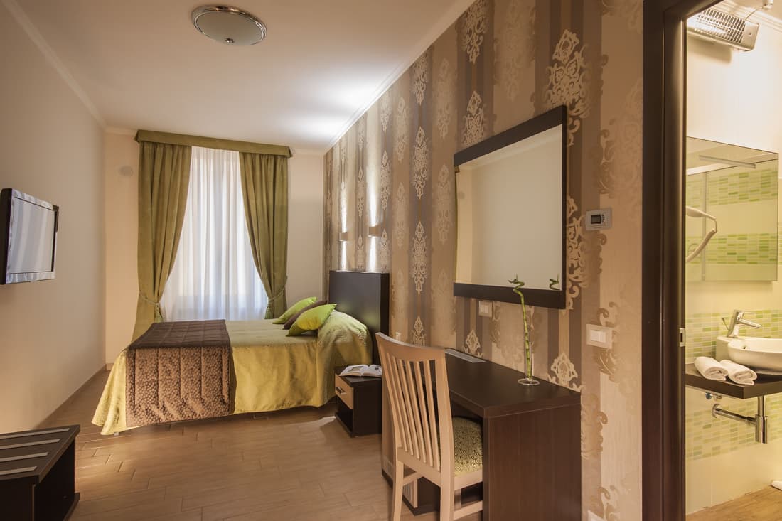 Rome King Suite