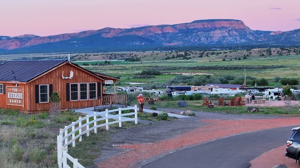 The Riverside Ranch RV Park, Motel & Campground
