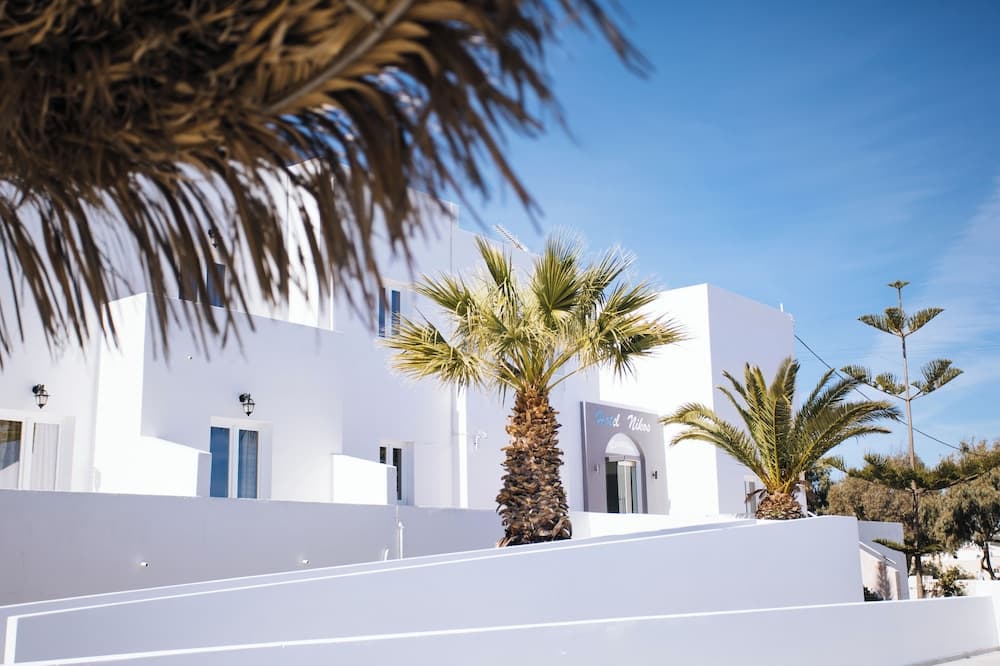 Nikos Hotel