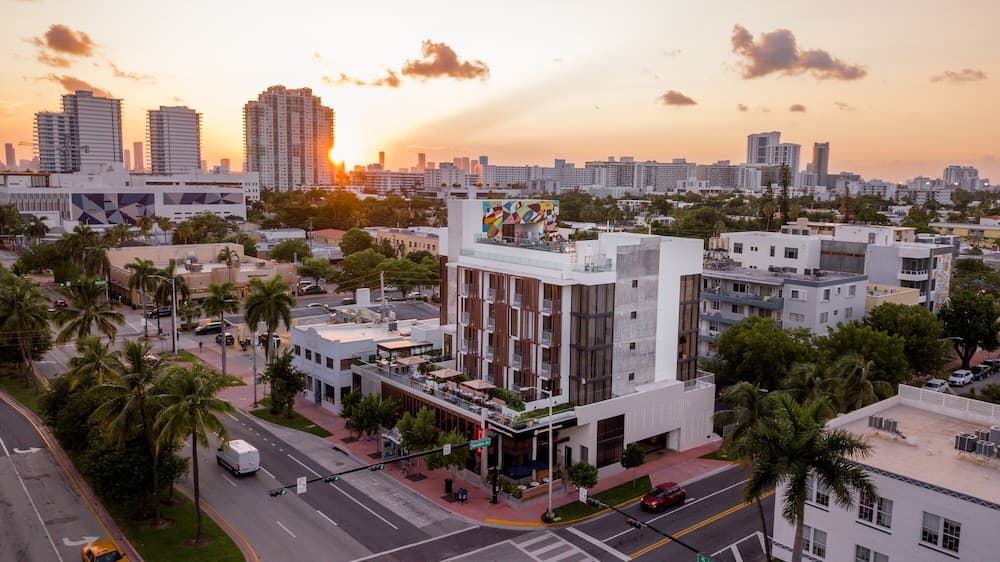 UPSUN HOTEL