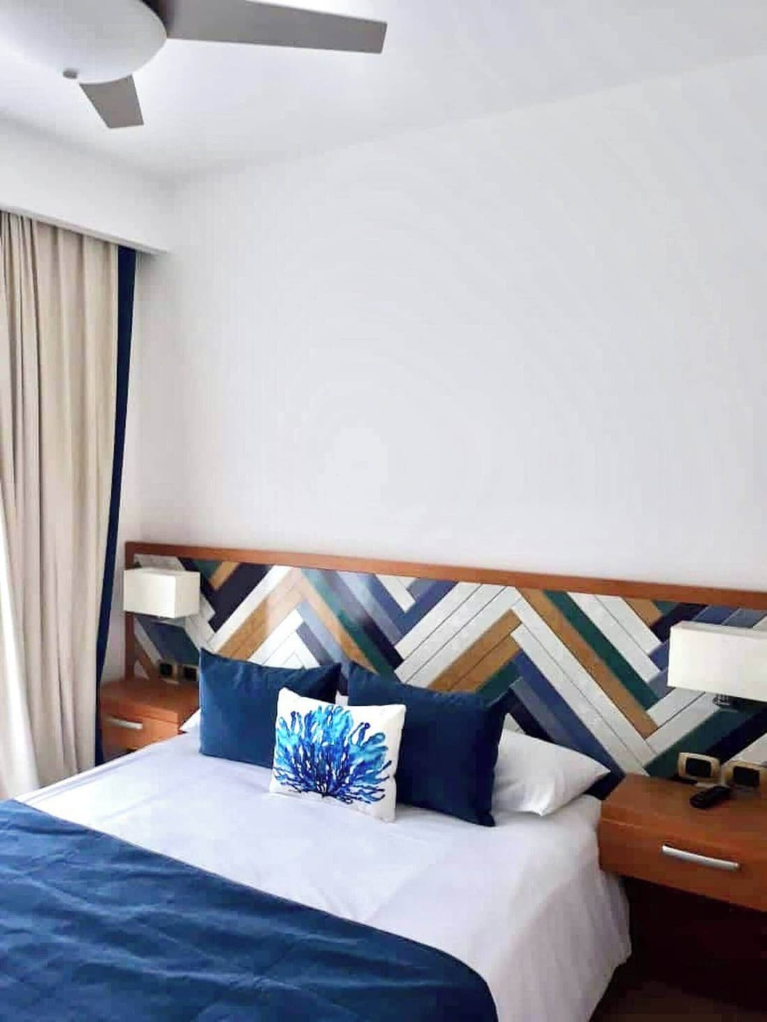 2 Bedroom Swim-up Cana Rock