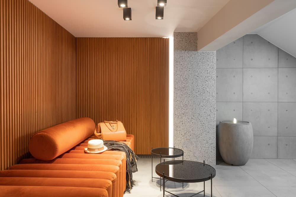 11 Enteka Acropolis Suites