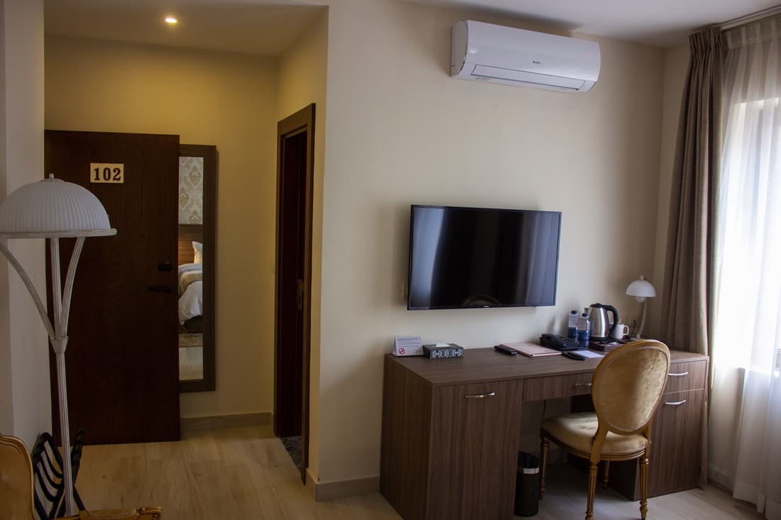 Khan Khediwe Hotel
